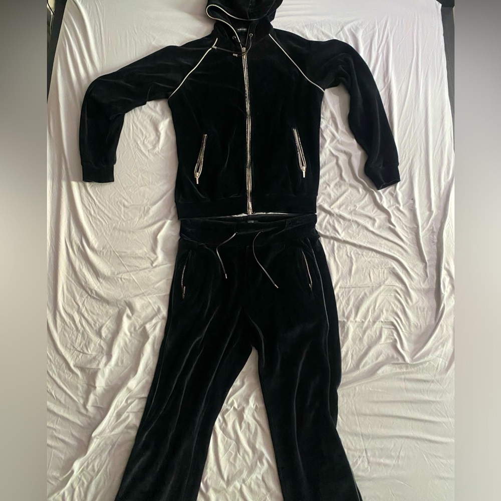 *RARE* *Versace black Velvet Medusa Embroidered Zip Up Set (Men’s Medium)